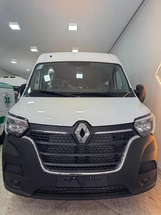 Carro Renault Master 2025 Minibus Executive L3H2