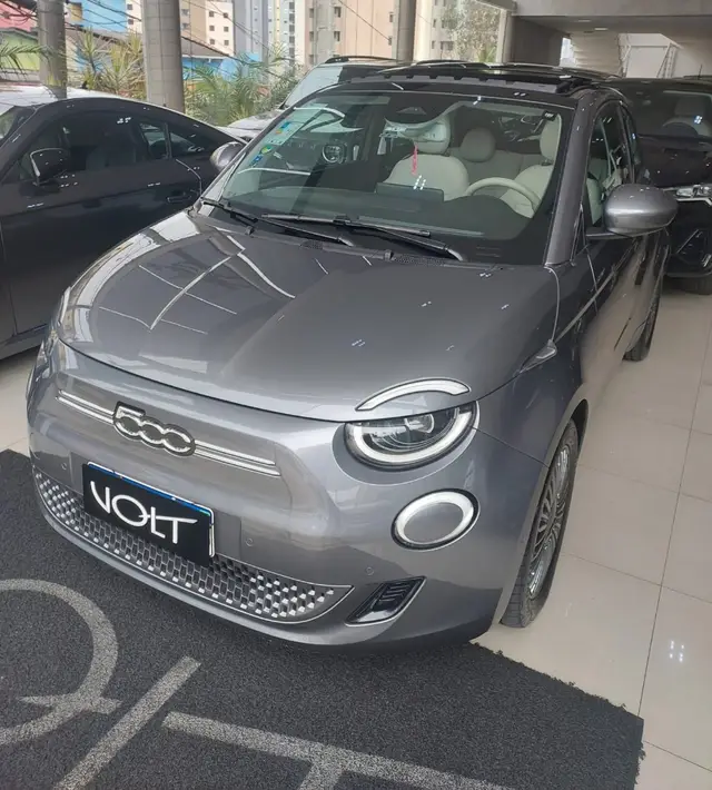 Carro Fiat 500e 2022 Icon elétrico (Aut)