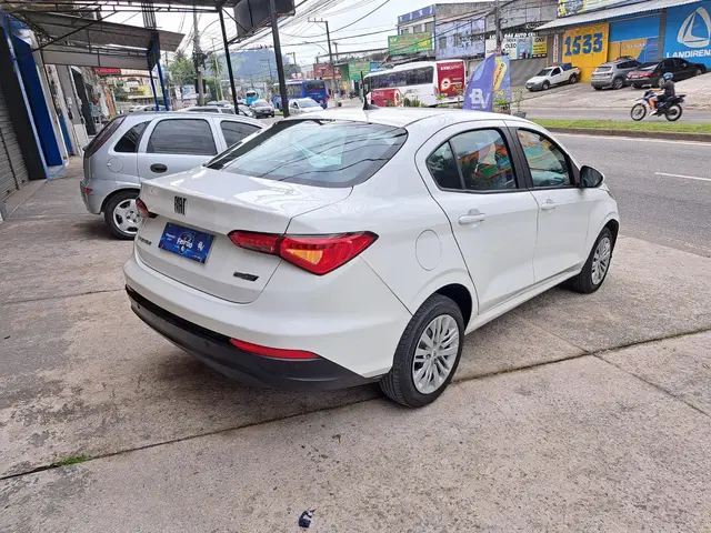 Carro Fiat Cronos 2024 Drive 1.3