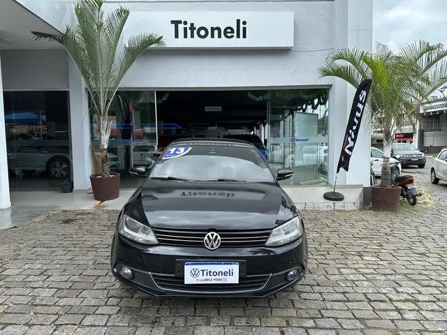 Carro Volkswagen Jetta 2013 2.0 Comfortline (Flex)
