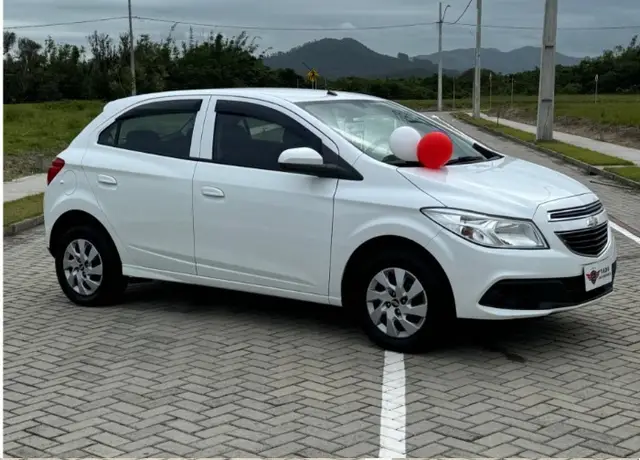 Carro Chevrolet Onix 2013 1.0 LT SPE/4