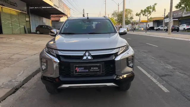 Carro Mitsubishi L200 Triton Sport 2024 HPE-S 2.4