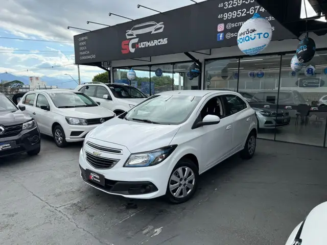 Carro Chevrolet Onix 2015 1.4 LT SPE/4