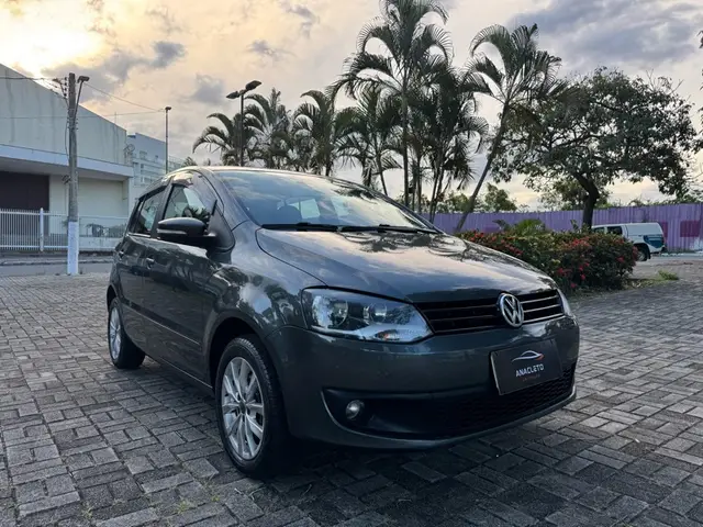 Carro Volkswagen Fox 2014 1.0 TEC (Flex) 4p