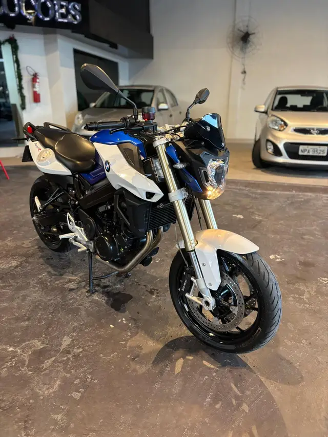 Carro BMW F 800 2015 R