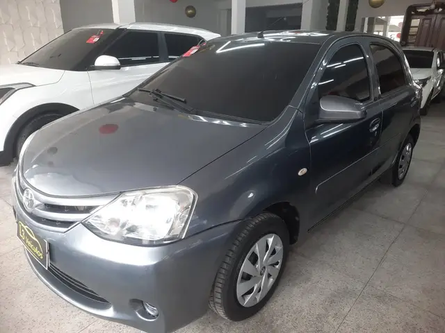Carro Toyota Etios 2015 X 1.3 (Flex)