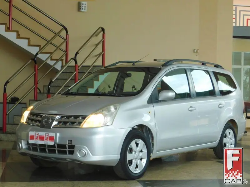 Nissan Grand Livina S 1.8 16V (flex) (aut)