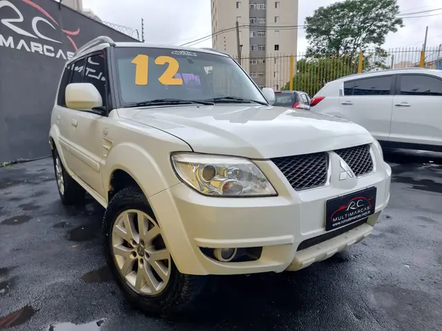 Carro Mitsubishi Pajero TR4 2012 2.0 16V 4x2 (Flex)