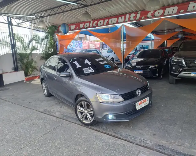Carro Volkswagen Jetta 2014 2.0 Comfortline Tiptronic (Flex)