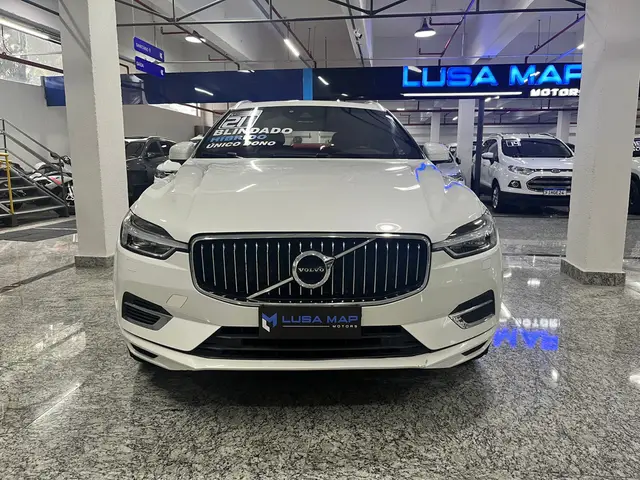 Carro Volvo XC60 2021 Momentum T8 2.0 Hybrid AWD (Aut)