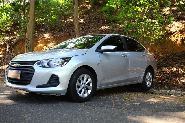 Carro Chevrolet Onix Plus 2021 1.0 LT Turbo (Flex)