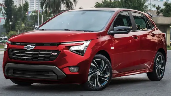 Hatch compacto receberá tapa no visual ano que vem, mas ajuste no motor foi revelado pelo Tracker