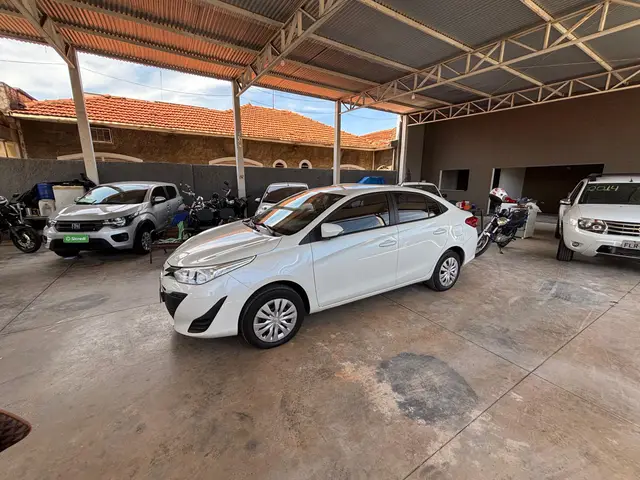 Carro Toyota Yaris Sedan 2020 1.5 XL Live (Flex)