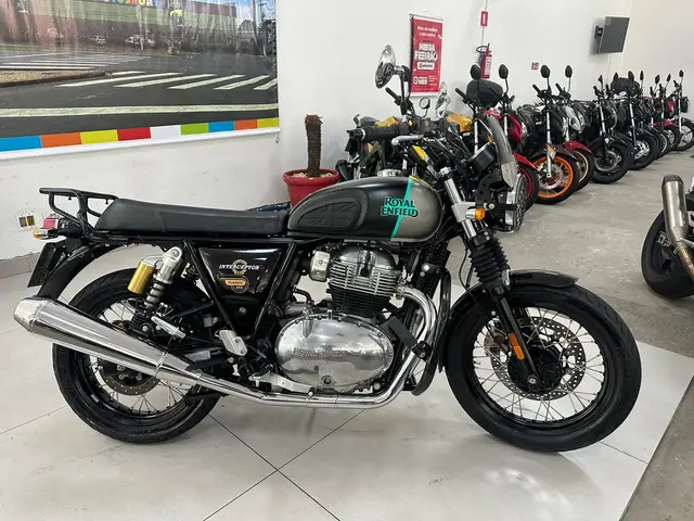 Carro Royal Enfield Interceptor 2024 Custom