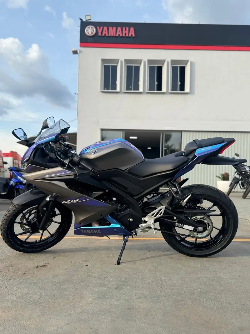 Yamaha YZF R15 ABS