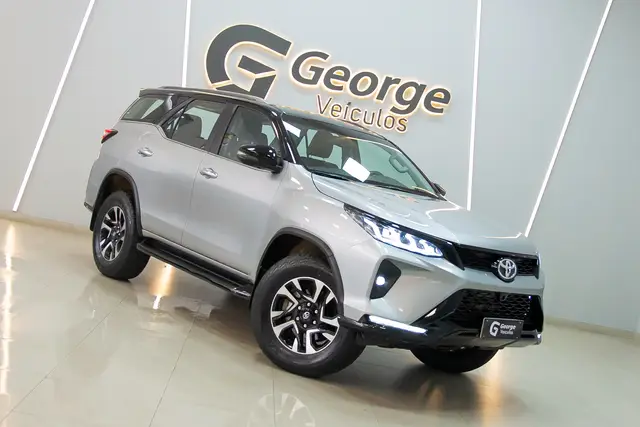 Carro Toyota SW4 2020 2.8 TDI SRX 5L 4x4 (Aut)