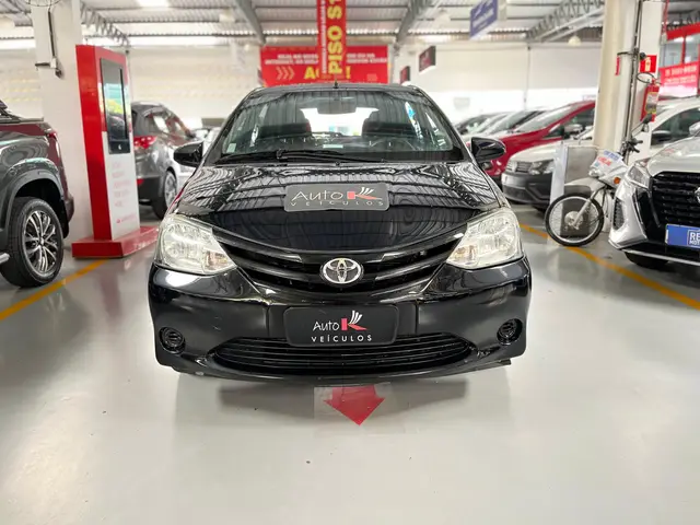 Carro Toyota Etios 2015 X 1.3 (Flex)