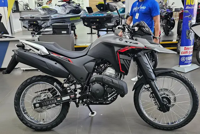 Moto Yamaha XTZ 250 Lander 2025 Connected