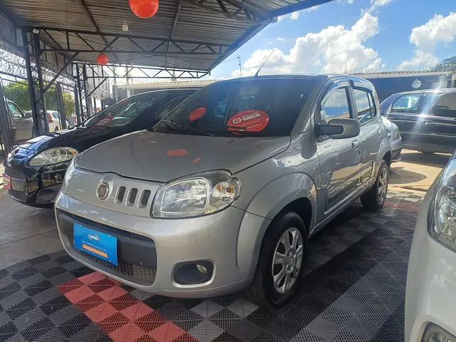 Carro Fiat Uno 2012 Vivace 1.0 8V (Flex) 4p