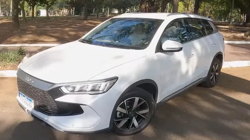 BYD Song Pro híbrido flex: como será o terror do Corolla Cross feito no Brasil