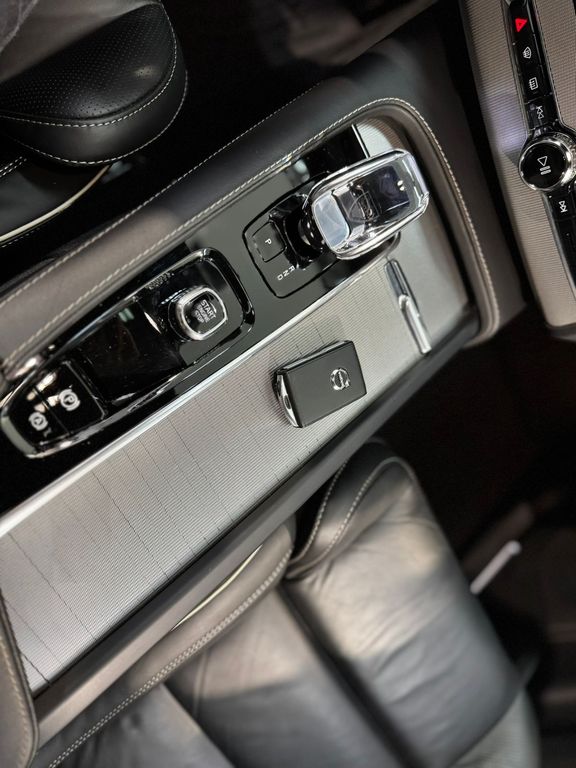 XC90 Recharge Ultimate Dark 2.0