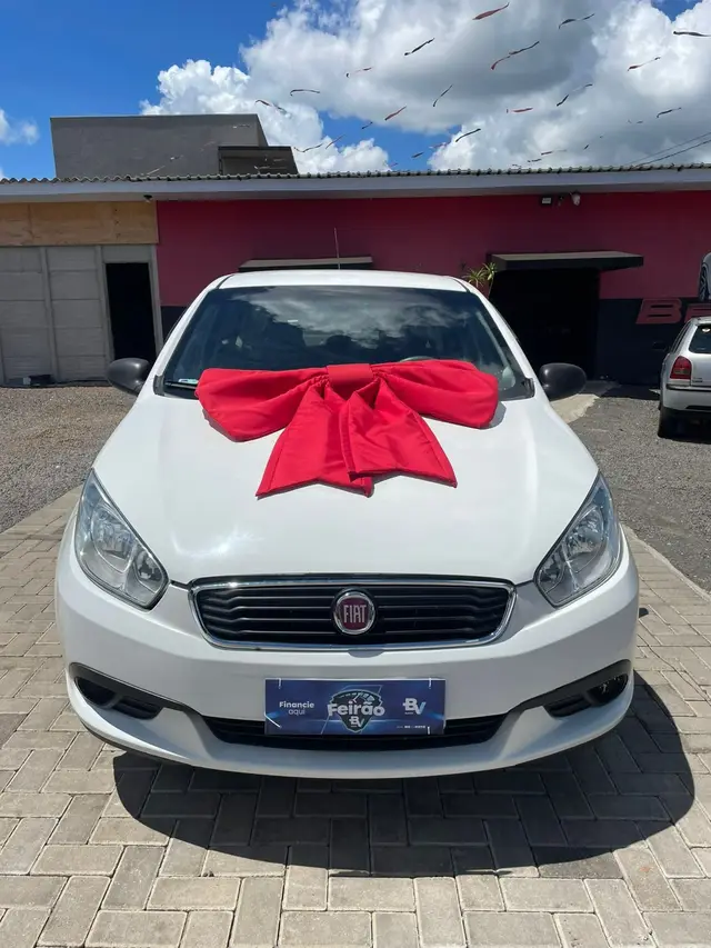 Carro Fiat Grand Siena 2018 Attractive 1.0 (Flex)