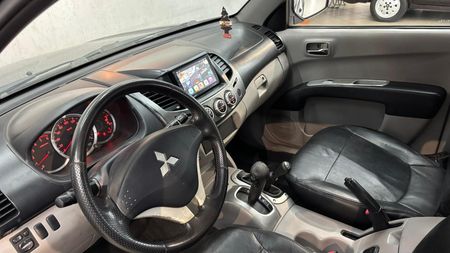 L200 Triton Sport L 200 Triton HPE 4x4 3.2 (aut) (cab. dupla)