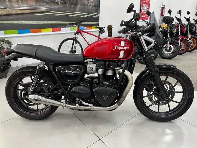 Carro Triumph Street Twin 2017 900cc