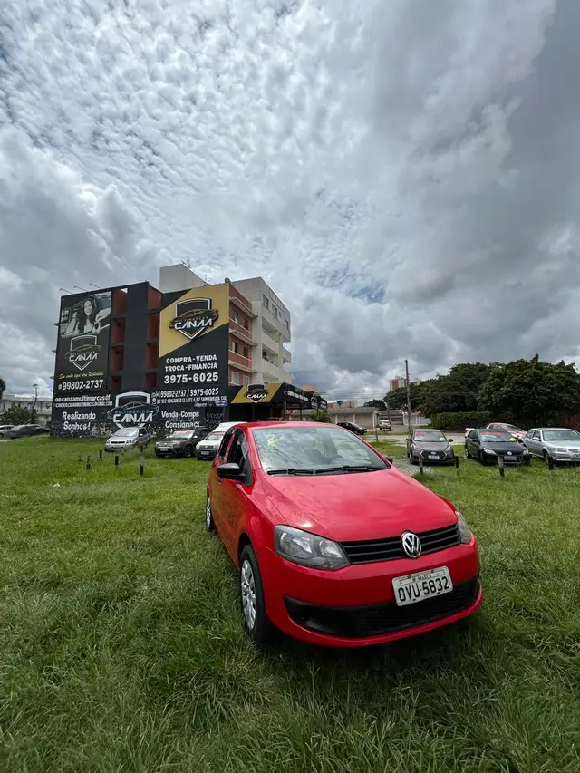 Carro Volkswagen Fox 2014 1.0 TEC (Flex) 4p