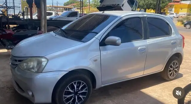 Carro Toyota Etios 2015 X 1.3 (Flex)