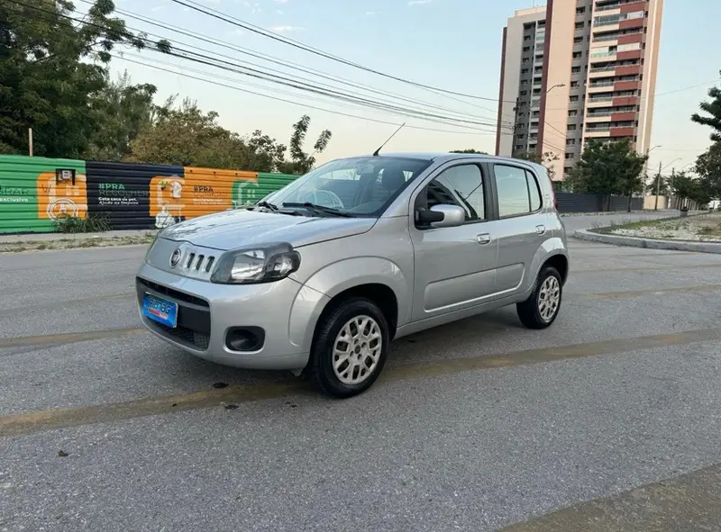 Fiat Uno Vivace 1.0 8V (Flex) 4p