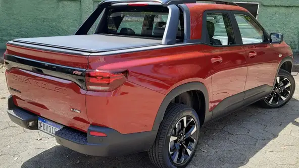 Picape intermediária equipada com motor 1.2 turbo com injeção direta de 141 cv já está à venda