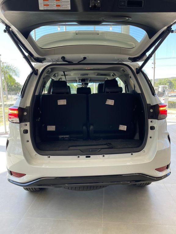 SW4 SRX Platinum 2.8 Turbodiesel 4x4 (Aut.) (7 Lugares)