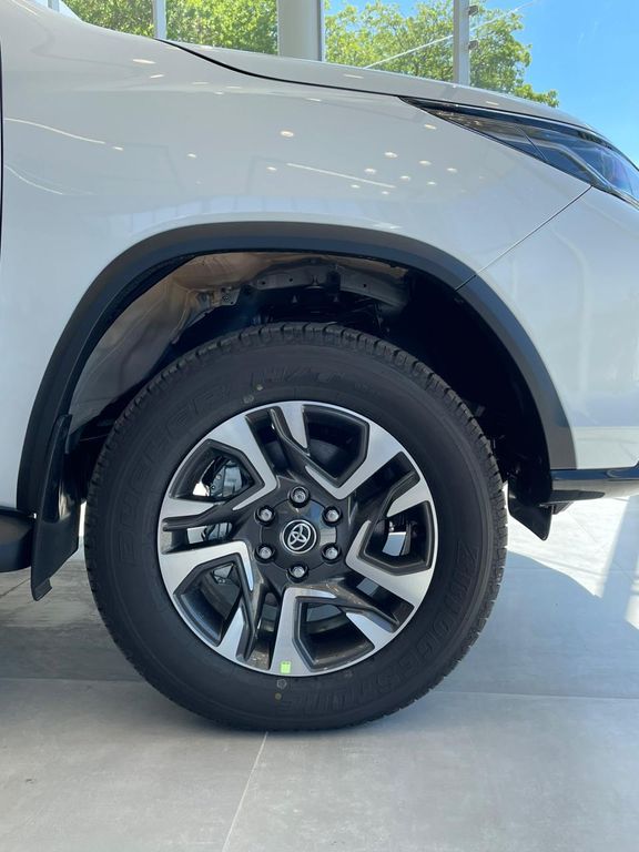 SW4 SRX Platinum 2.8 Turbodiesel 4x4 (Aut.) (7 Lugares)
