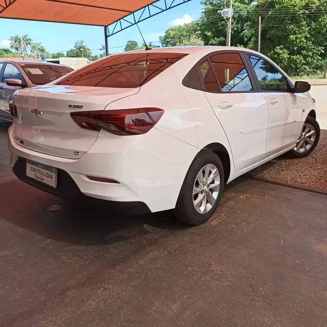 Carro Chevrolet Onix Plus 2023 LT 1.0 Turbo (Aut.)