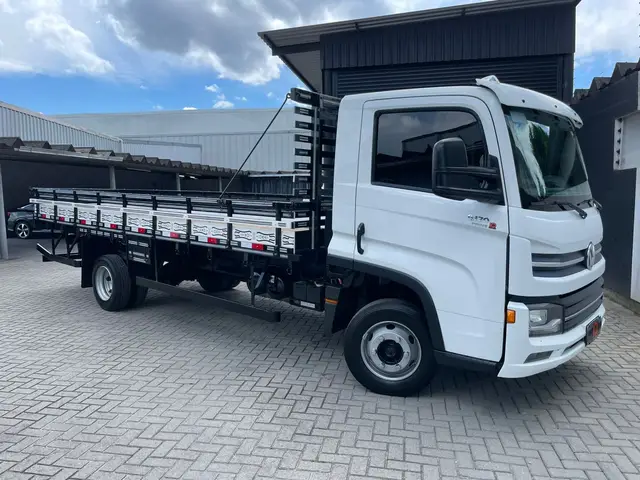 Carro Volkswagen 9.170 2023 Delivery 2p (diesel)(E5)