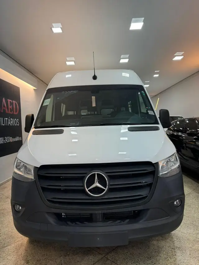 Carro Mercedes-Benz Sprinter 2025 417 VAN L.T.A. 10L Diesel (E6)