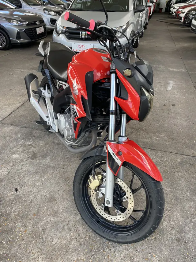 Carro Honda CB 250F Twister 2022 (CBS)