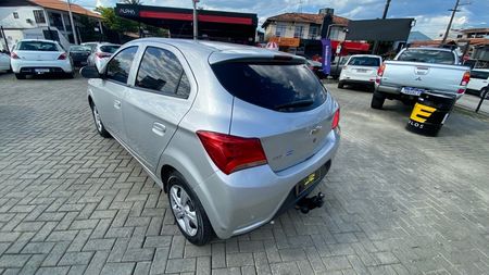 Onix 1.0 LT SPE/4