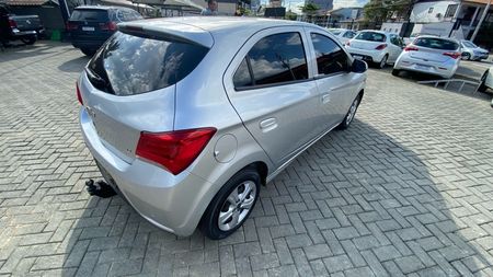Onix 1.0 LT SPE/4