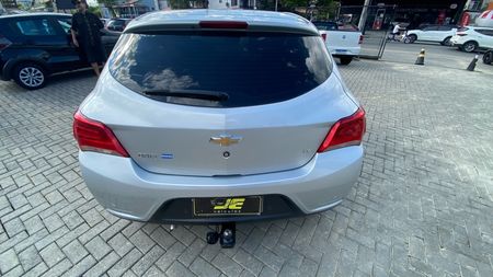 Onix 1.0 LT SPE/4