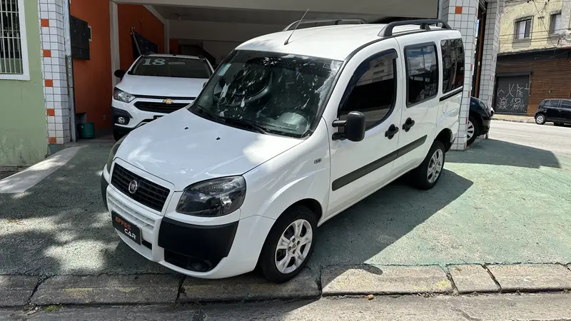 Fiat Doblò Essence 1.8 16V (Flex)