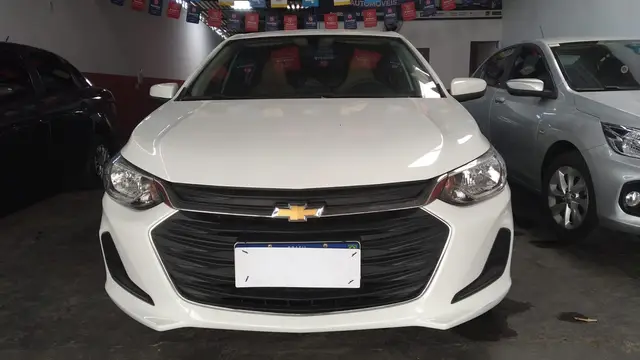 Carro Chevrolet Onix Plus 2023 LT 1.0