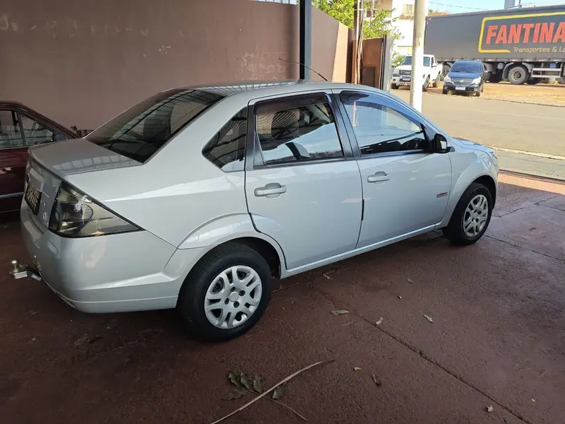 Ford Fiesta Sedan 1.6 (Flex)