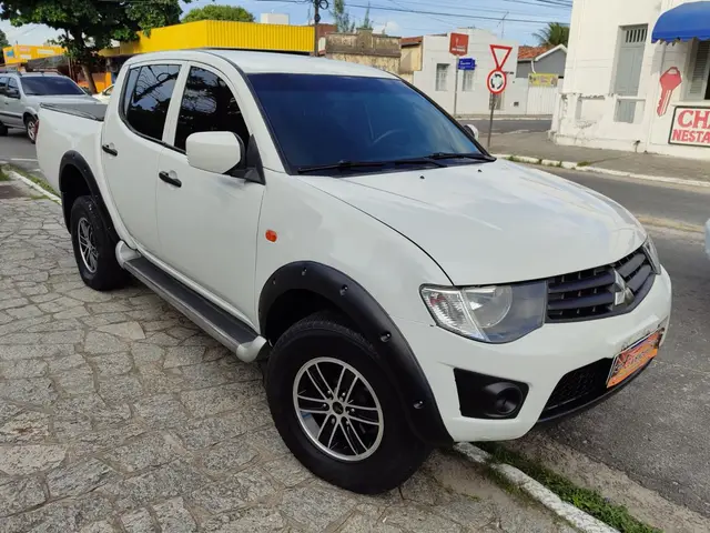 Carro Mitsubishi L200 Triton Outdoor 2015 L200 Triton GL 3.2 CD Turbo