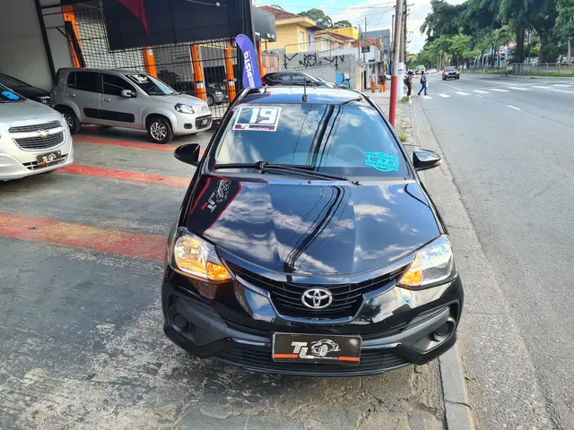 Carro Toyota Etios Sedan 2019 X Plus 1.5 (Flex)