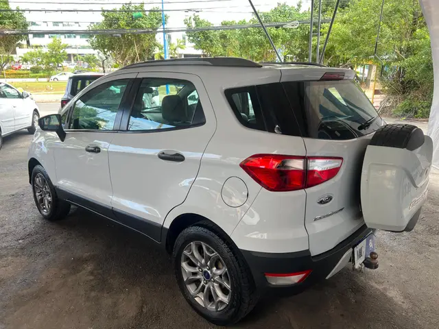 Carro Ford EcoSport 2016 Ecosport Freestyle Powershift 1.6 (Flex)