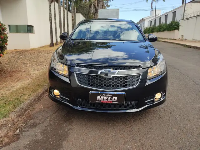 Carro Chevrolet Cruze 2014 HB Sport LTZ 1.8 16V FlexP. 5p Mec