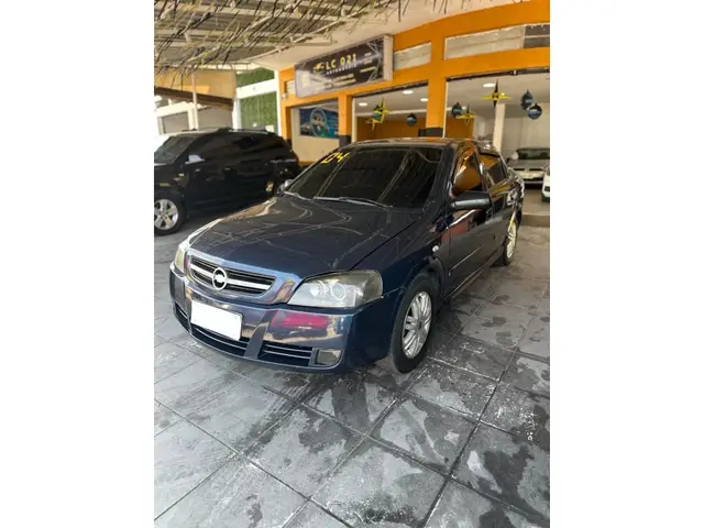 Carro Chevrolet Astra Hatch 2004 CD 2.0 8V