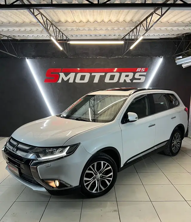 Carro Mitsubishi Outlander 2016 2.2 DI-D 4WD (Aut)